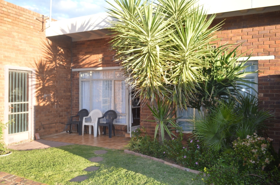 2 Bedroom Property for Sale in La Hoff North West
